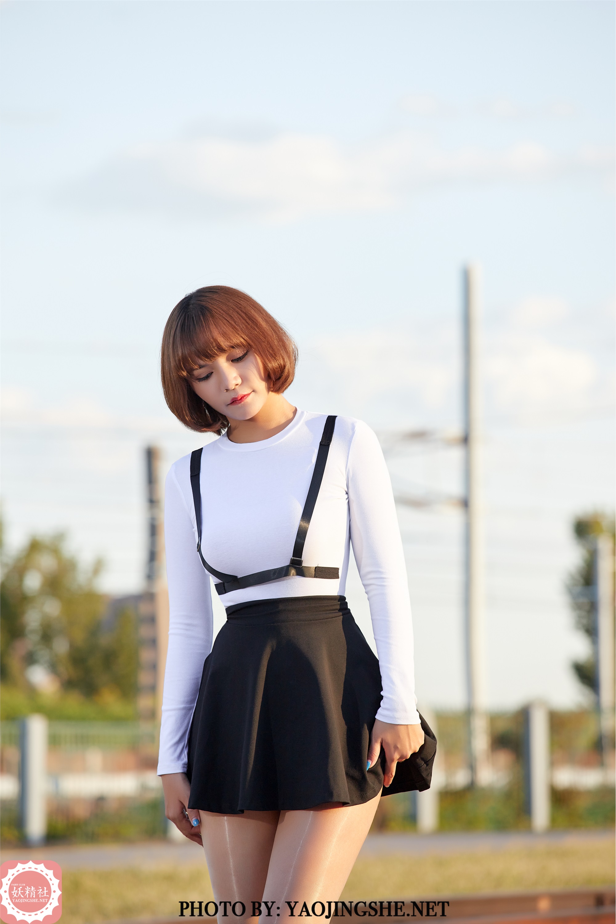 YAOJINGSHE 妖精社 T2042《唐飞飞-逆光车站》